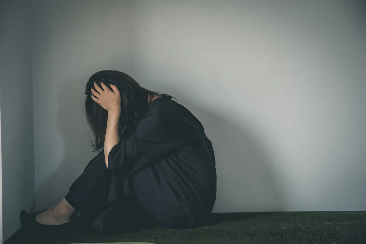 社会全体が敵に回っているようだ